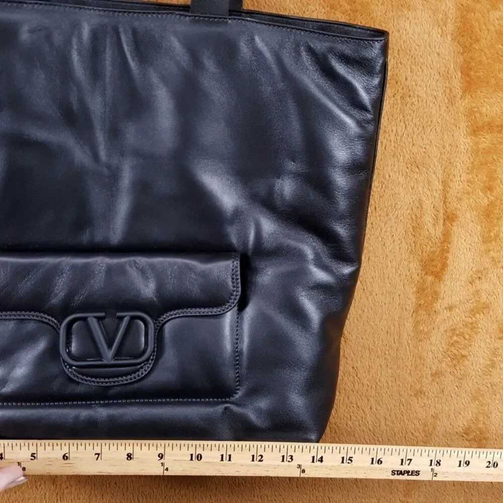 VALENTINO GARAVANI Mens Black Nappa Leather Tote V Logo Plaque Top Handle $2595